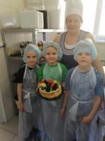 "Экскурсия в кондитерский цех" "Экскурсия в кондитерский цех".